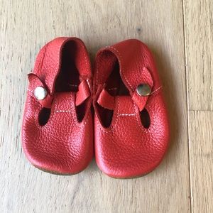 Mon Petite orange t strap size 4